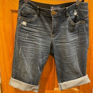 Democracy shorts “Ab” solution technology gently worn